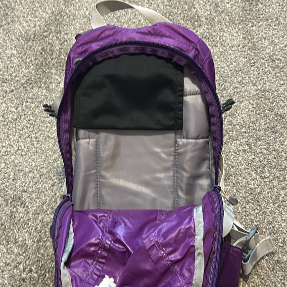 Camelback Women’s L.U.X.E. Mountain Bike Hydration Backpack (100 oz) - Picture 7 of 8